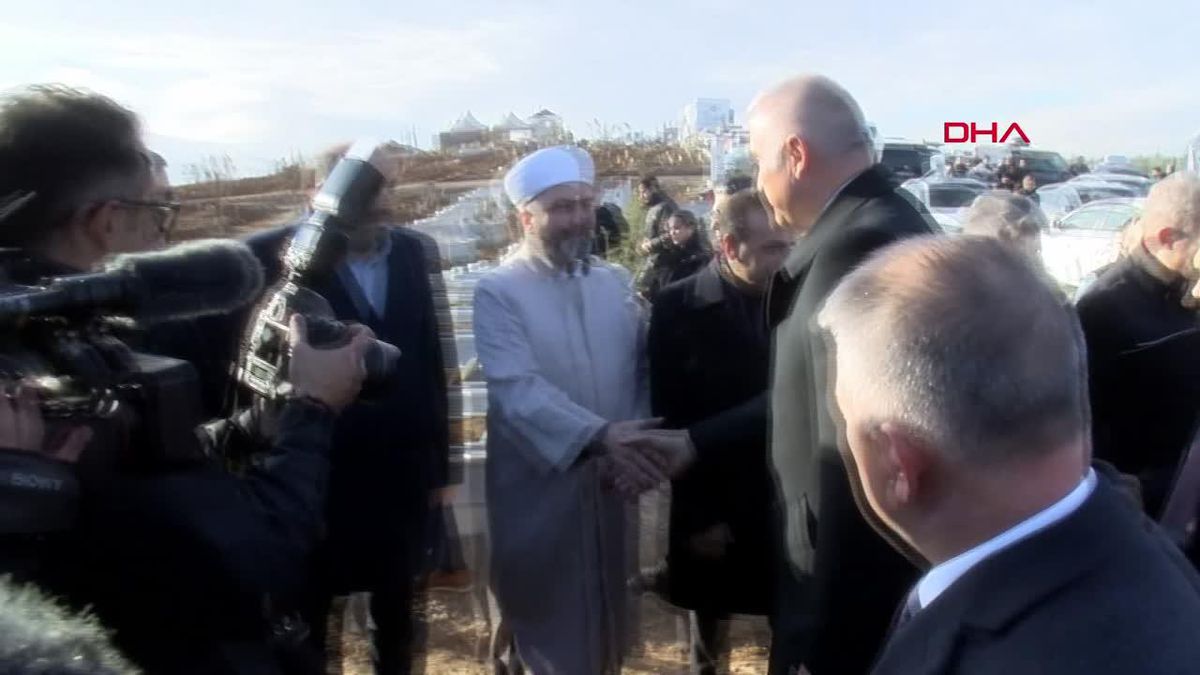 Kültür ve Turizm Bakanı Mehmet Nuri Ersoy, Malatya'da deprem anma törenine katıldı