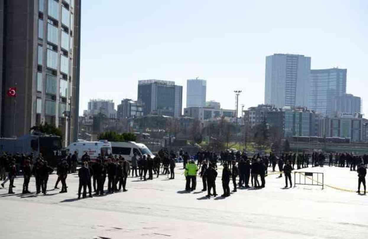 Çağlayan Adliyesi çatışma anı (VİDEO İZLE) | 6 Şubat 2024 Çağlayan Adliyesi'nde silahlı çatışmayı kim yaptı? Çağlayan Adliyesi çatışma anı (VİDEO İZLE) | 6 Şubat 2024 Çağlayan Adliyesi'nde silahlı çatışmayı kim yaptı?