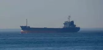 Çanakkale Boğazı'nda Dümen Arızası Yapan Gemi Karanlık Liman'a Demir Attı