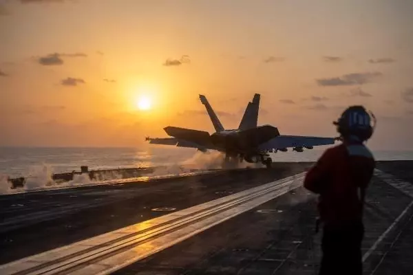 ABD ordusu Yemen'de Husilere ait iki insansız deniz aracını imha etti ABD ordusu Yemen'de Husilere ait iki insansız deniz aracını imha etti