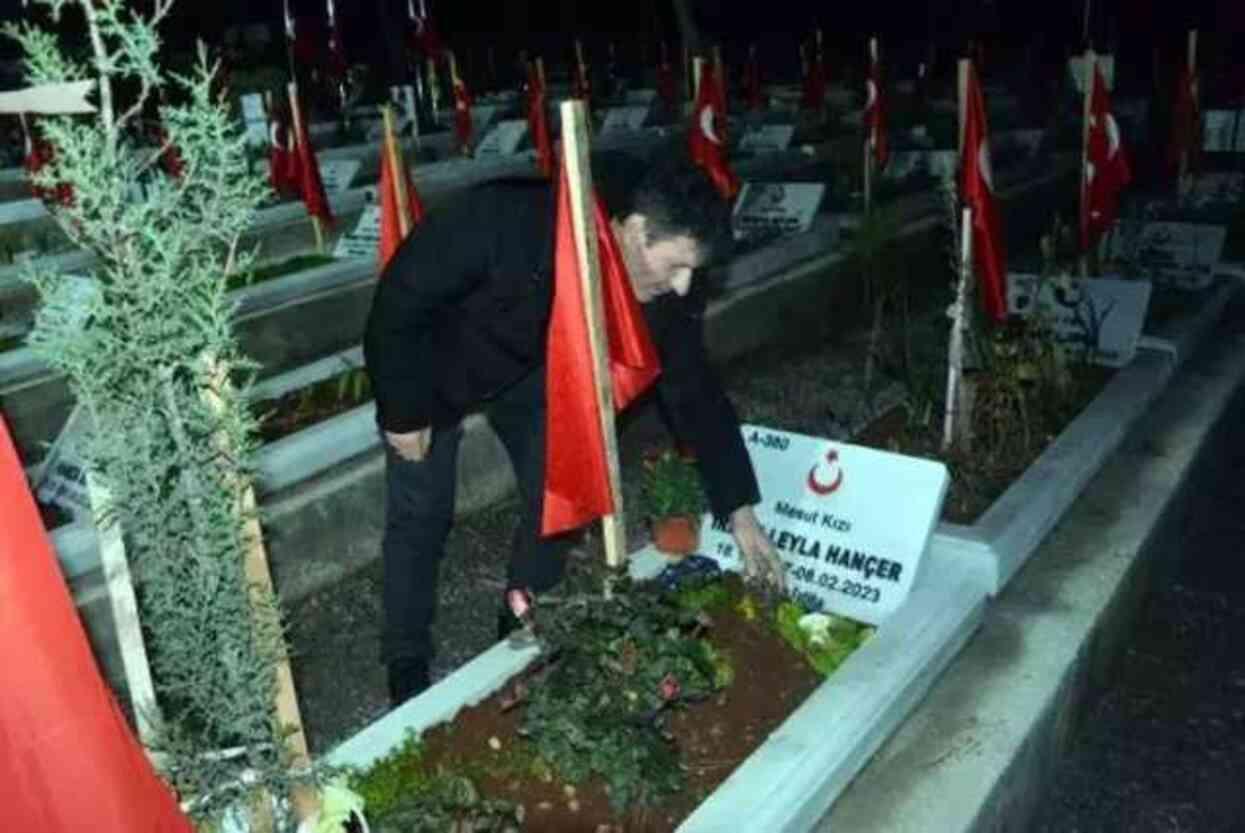 Depremin sembolü olan Mesut Hançer: Her şey yarım kaldı Depremin sembolü olan Mesut Hançer: Her şey yarım kaldı