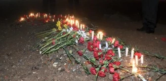 Diyarbakır'da depremde hayatını kaybedenler anıldı