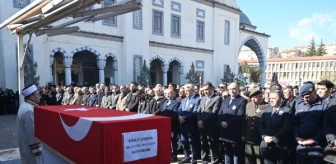 Kırıkkale'de Lojmanda Ölü Bulunan Kaymakamın Cenazesi Toprağa Verildi