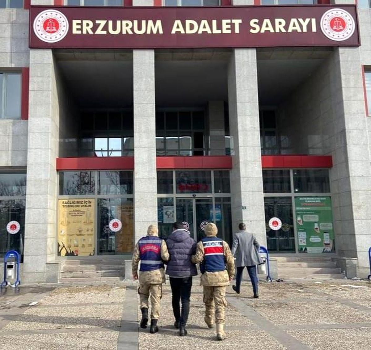 Erzurum İl Jandarma Komutanlığı'ndan 23 aranan şahıs yakalandı