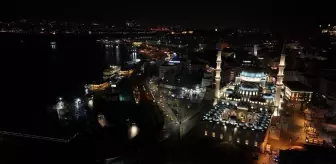 Eminönü'ndeki Yeni Camii'de Miraç Kandili Programı Düzenlendi