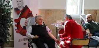 Afyonkarahisar İl Jandarma Komutanı ve askerler kan bağışında bulundu