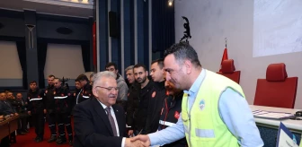 Kayseri Büyükşehir Belediyesi Arama Kurtarma Personeline Plaket Töreni