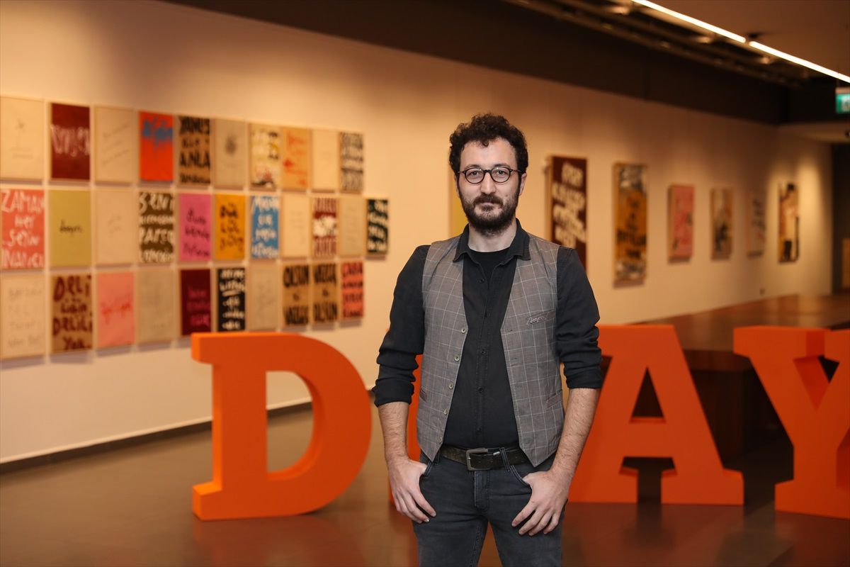 Mimar Ressam Rafet Utku'nun 'Mana' Sergisi Maximum Uniq Hall'da Açıldı