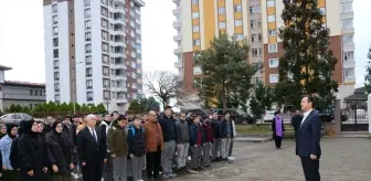 Of'ta depremde hayatını kaybedenler için saygı duruşu yapıldı