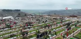 Adıyaman Depremi Kurbanları 1. Yıl Dönümünde Mezarlığa Akın Etti