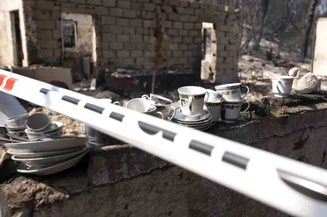 Şili'deki orman yangınlarında hayatını kaybedenlerin sayısı 123'e yükseldi Şili'deki orman yangınlarında hayatını kaybedenlerin sayısı 123'e yükseldi