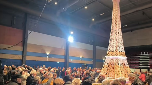 700.000 kibrit çöpü kullanarak yaptığı 7 metrelik Eyfel Kulesi maketi, bir hatası yüzünden Guinness Dünya Rekorlar kitabına giremedi