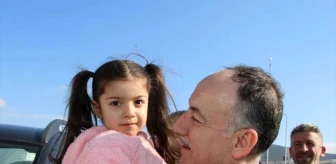 AK Parti Kırıkkale Milletvekili Mustafa Kaplan ve Kırıkkale Belediye Başkanı Mehmet Saygılı, depremzede çocukları ziyaret etti