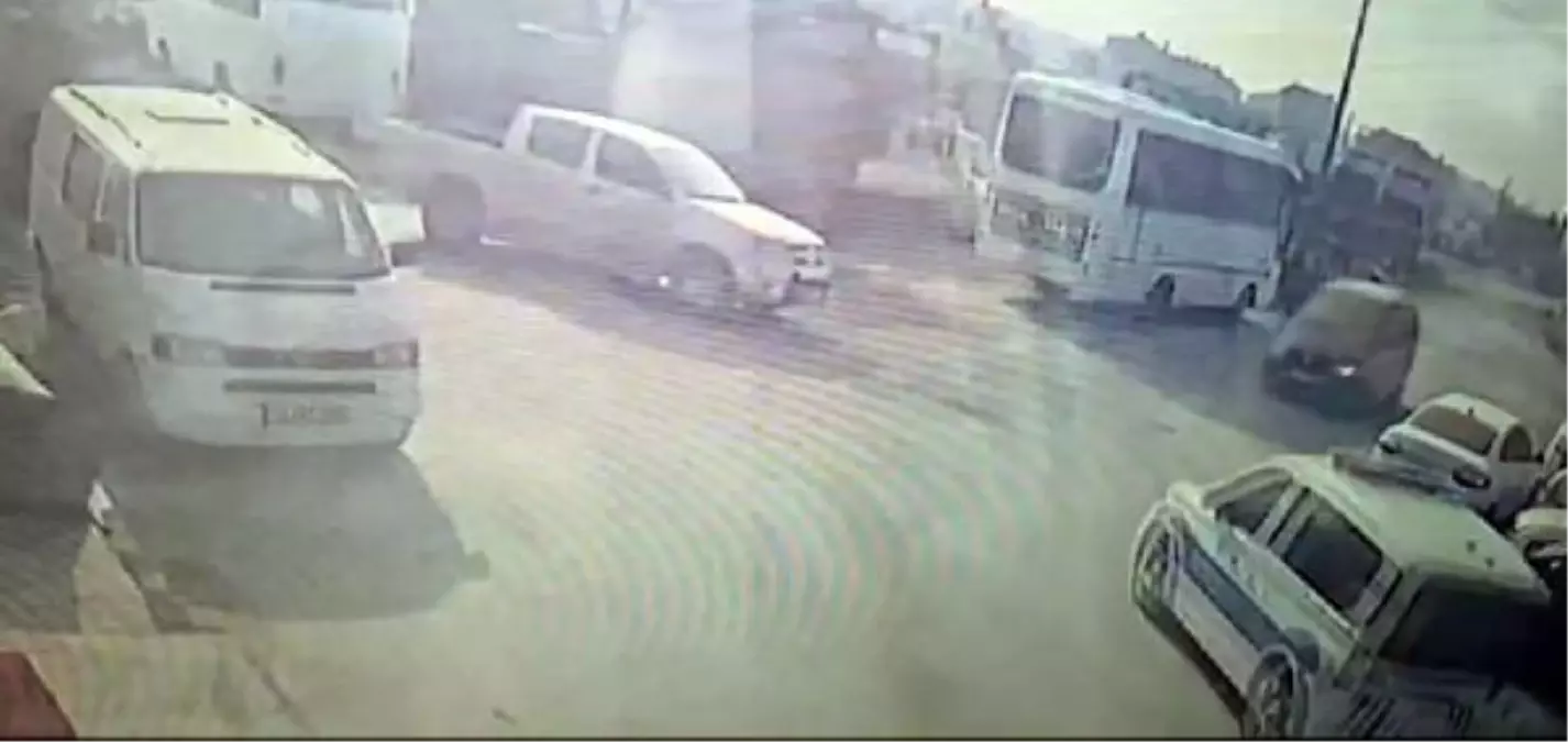 Edirne'de polis aracına çarpan otomobilde 2 polis yaralandı