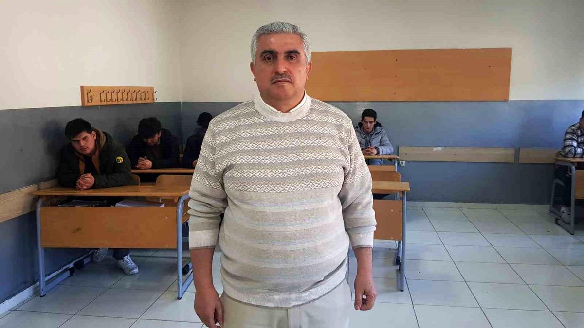 Depremde hayatını kaybeden öğrencilerini unutamayan öğretmen