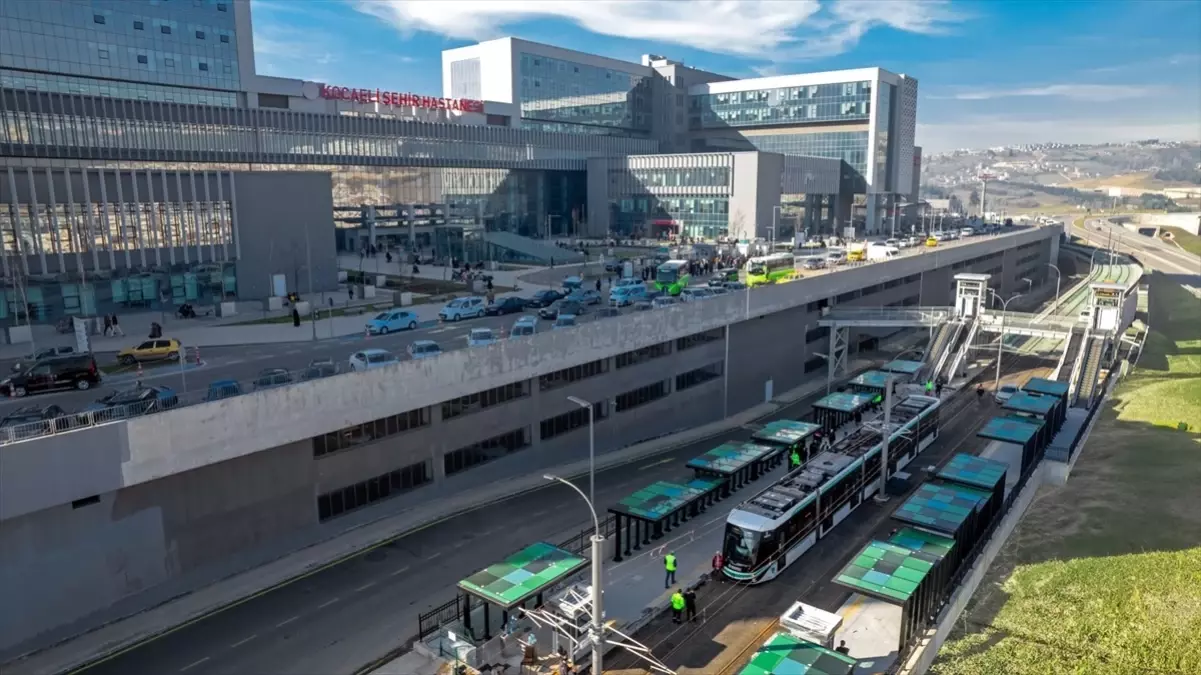 Kocaeli Şehir Hastanesine Ulaşımı Kolaylaştıracak Tramvay Hattında İlk Test Sürüşü Gerçekleştirildi