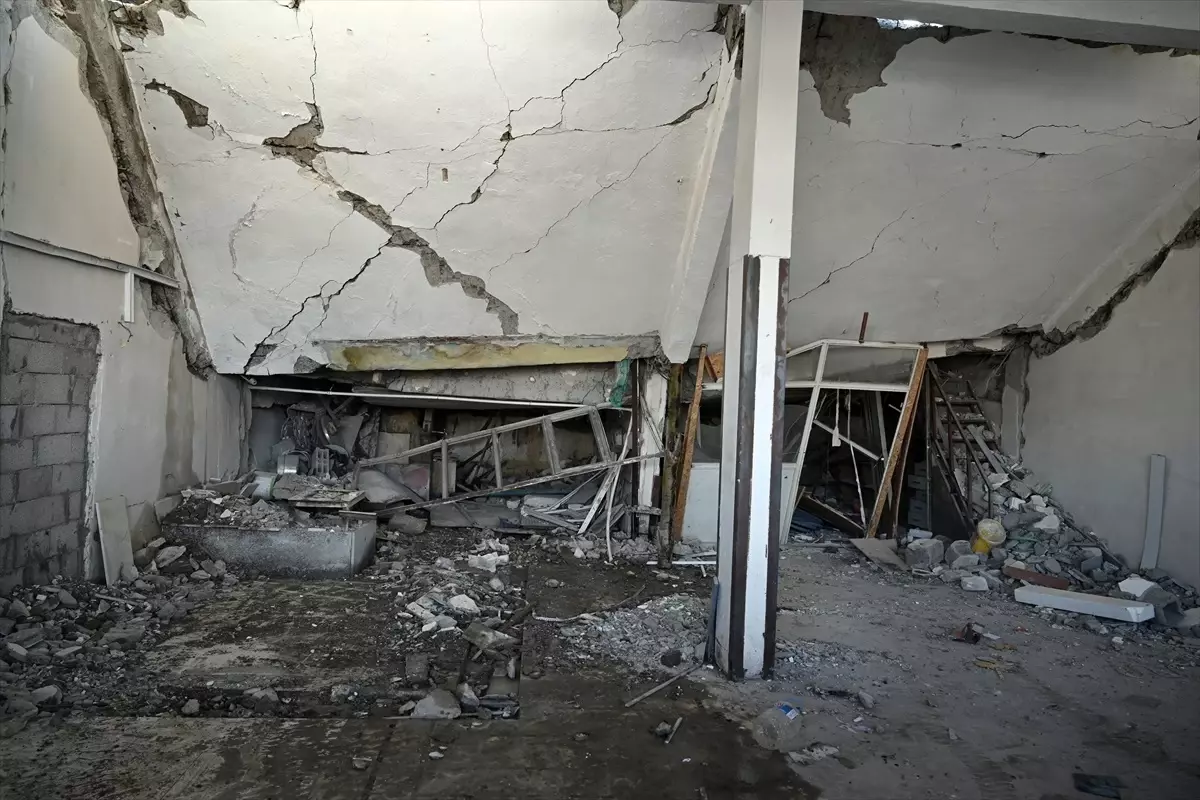 Malatya'da 6 iş yeri çöktü