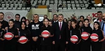 Beşiktaş Kadın Basketbol Takımı Depremzedelerle Buluştu