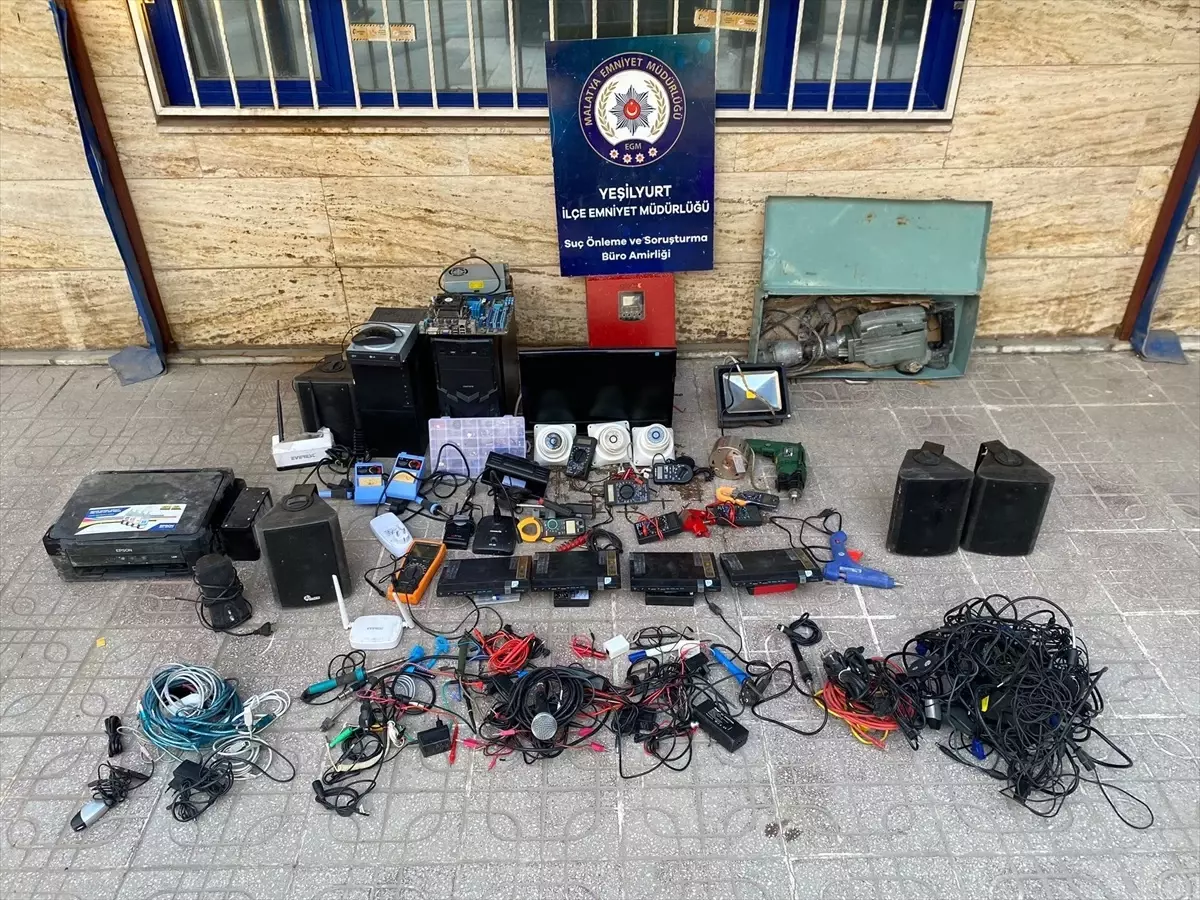 Malatya'da okuldan hırsızlık yapan 2 şüpheli tutuklandı