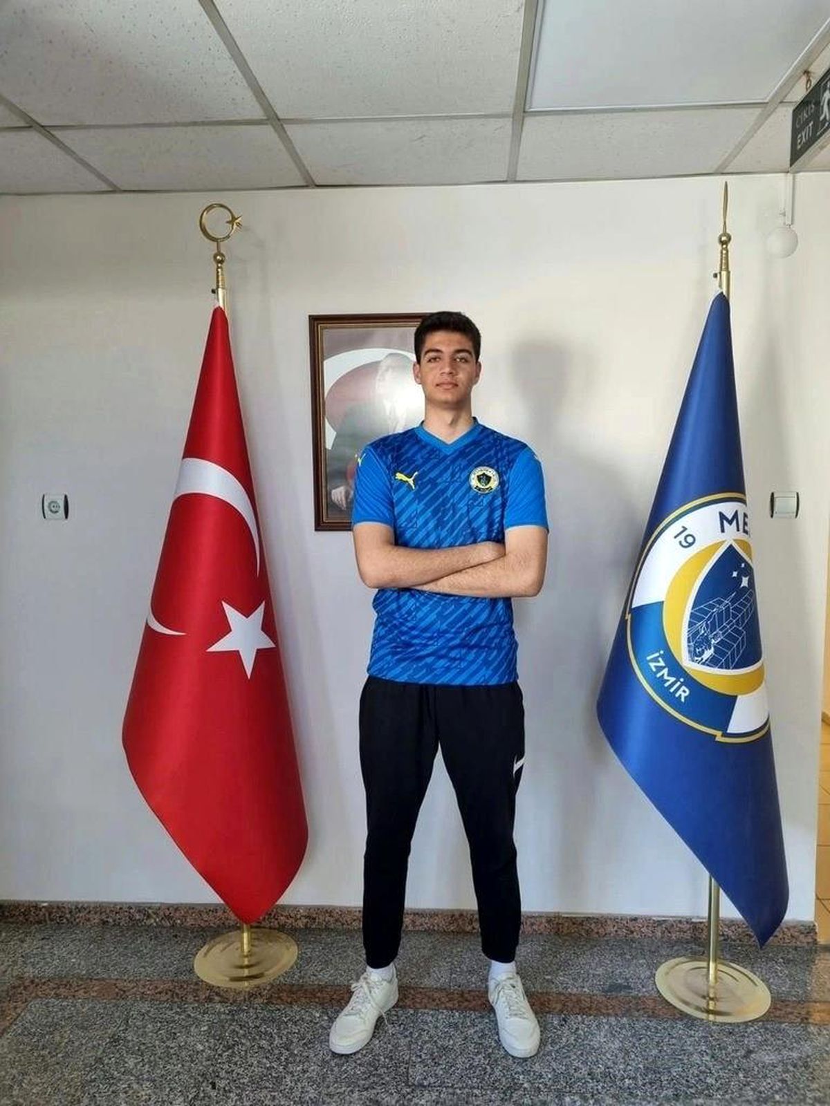 Menemen FK, 2005 doğumlu kaleci Eyüpcan Tübcel ile profesyonel sözleşme imzaladı