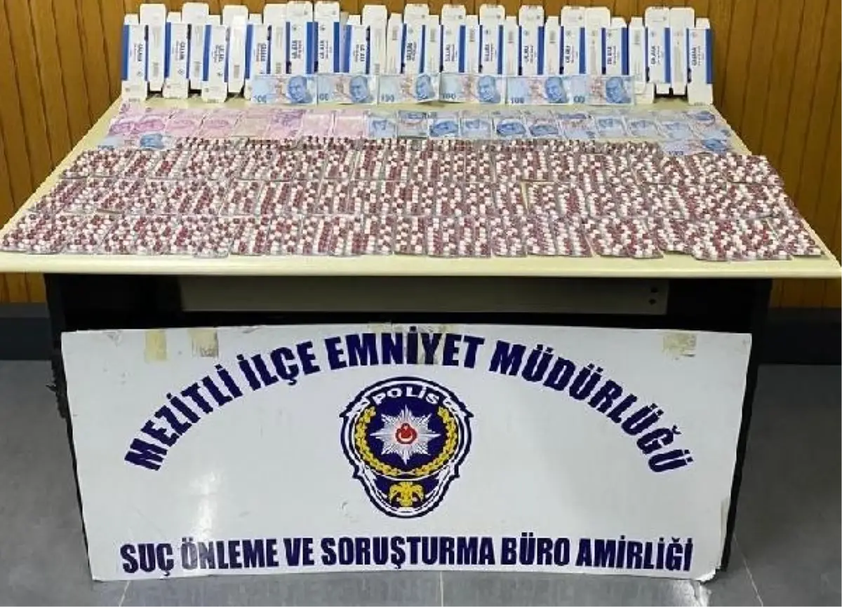 Mersin'de Otomobilde 1158 Uyuşturucu Hap Ele Geçirildi