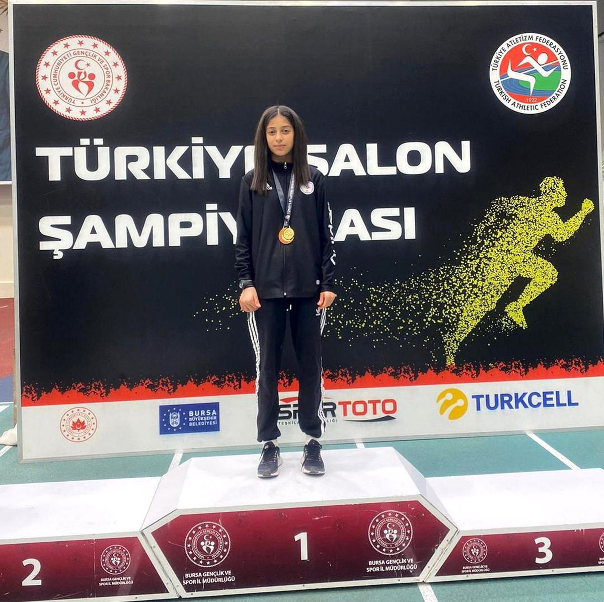 Emekli Öğretmen Ramazan Büyükkılıç Ortaokulu Spor Kulübü Türkiye Şampiyonası'nda başarı elde etti