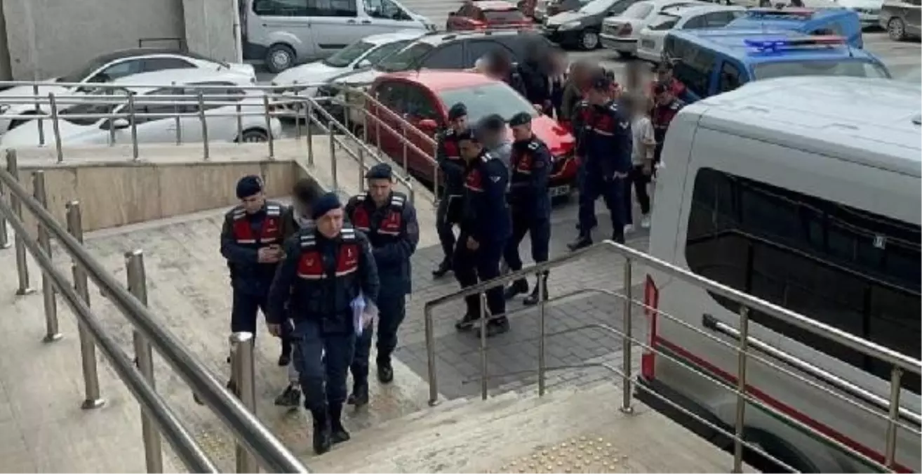 Zonguldak'ta 900 Bin Liralık Kablo Çalma Olayında 3 Kişi Tutuklandı