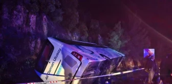 Akseki'de Otobüs Kazası: 1'i Ağır 20 Kişi Yaralandı