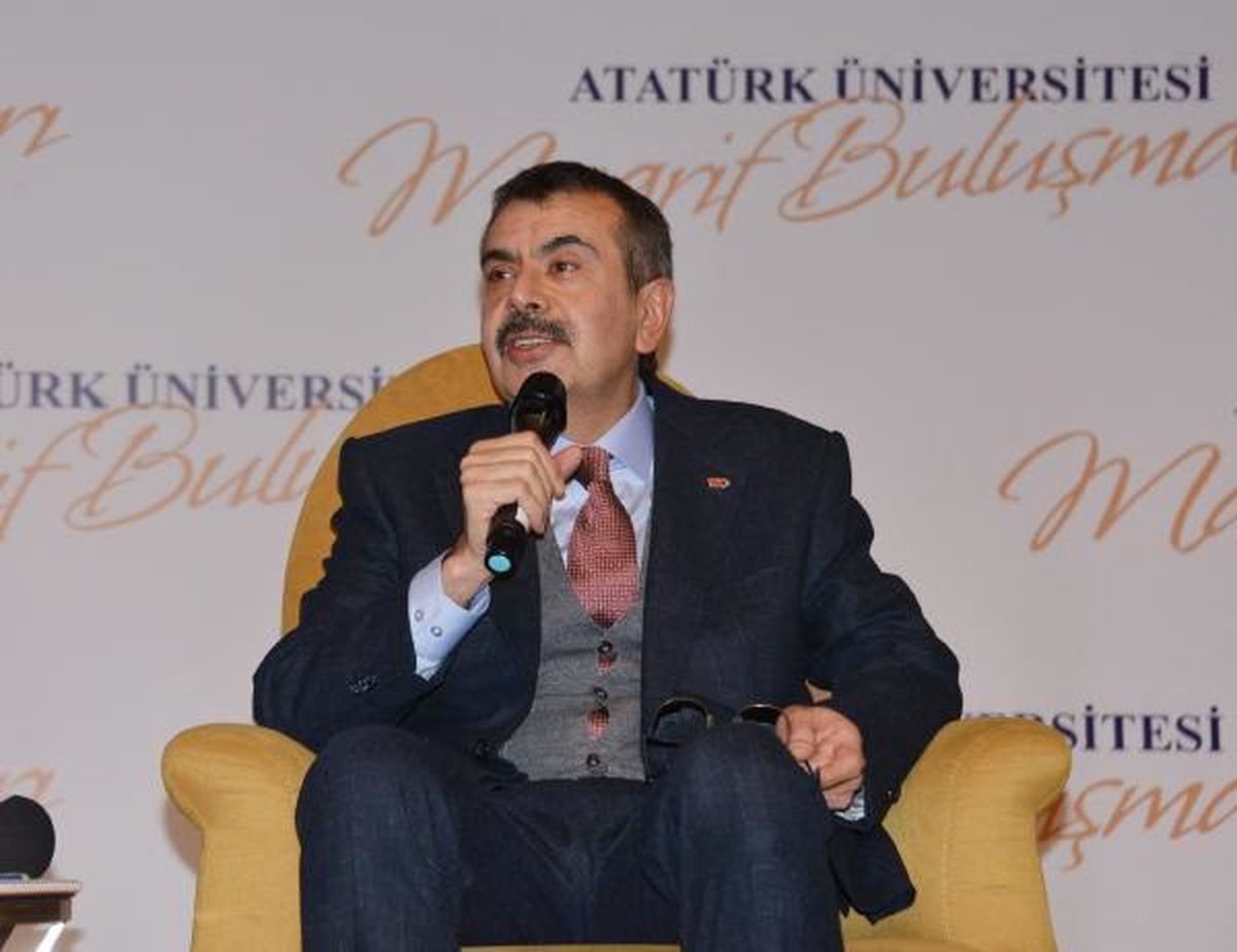 Milli Eğitim Bakanı Yusuf Tekin, Atatürk Üniversitesi'nde konuştu