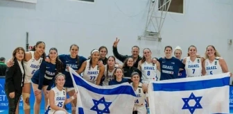 İrlanda Milli Kadın Basketbol Takımı İsrail'i el sıkışma seremonisinde reddetti