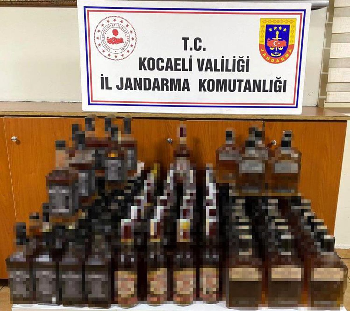 Kocaeli'de Kaçak Alkol Operasyonu: 165 Bin TL Değerinde Alkol Ele Geçirildi