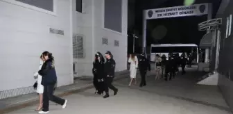 Mersin'de Kadınları Kullanarak Şantaj Yapan Organize Suç Örgütüne Operasyon