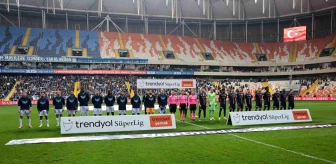 Adana Demirspor - Kasımpaşa Maçında İlk Yarıyı Konuk Ekip Önde Tamamladı
