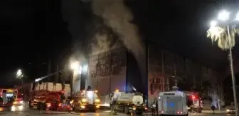 Antalya'da Serbest Bölge'de Tekne ve Yat İmalathanesinde Yangın Çıktı