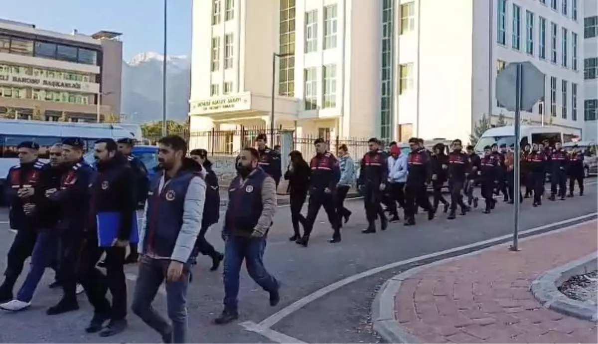 Denizli'de 43 Afrikalı kaçak göçmen yakalandı
