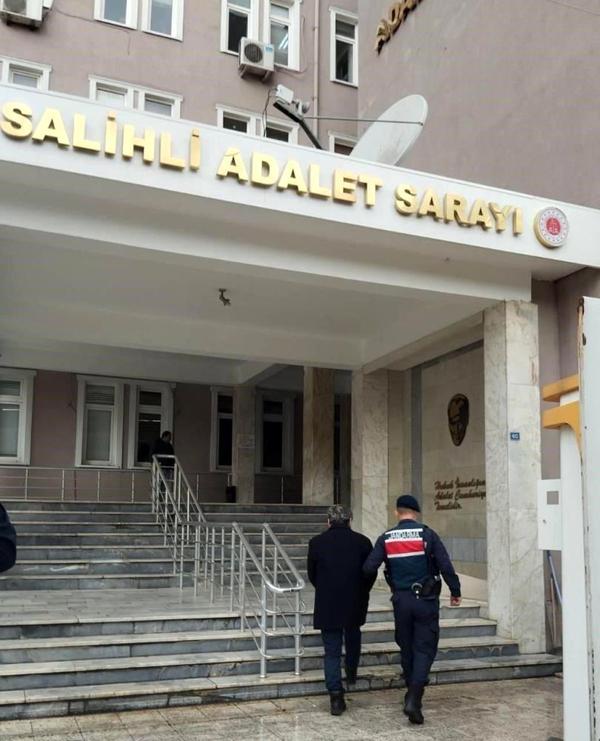 Manisa'da aranan 5 şahıs yakalandı