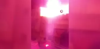 Pendik'te 3 Katlı Binanın Çatısı Alev Alev Yandı