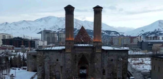 Erzurum'daki Çifte Minareli Medrese Hakkında Tarihçi Talha Uğurluel'den Açıklamalar