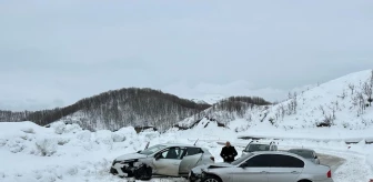 Tunceli'de Otomobil Kazası: 3 Kişi Yaralandı