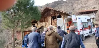 Çapa makinesine sıkışan kişi yaralandı