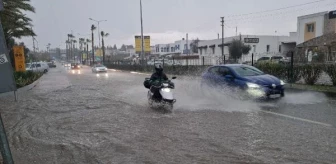 Muğla'da Şiddetli Yağış ve Fırtına Uyarısı, Feribot Seferleri İptal Edildi