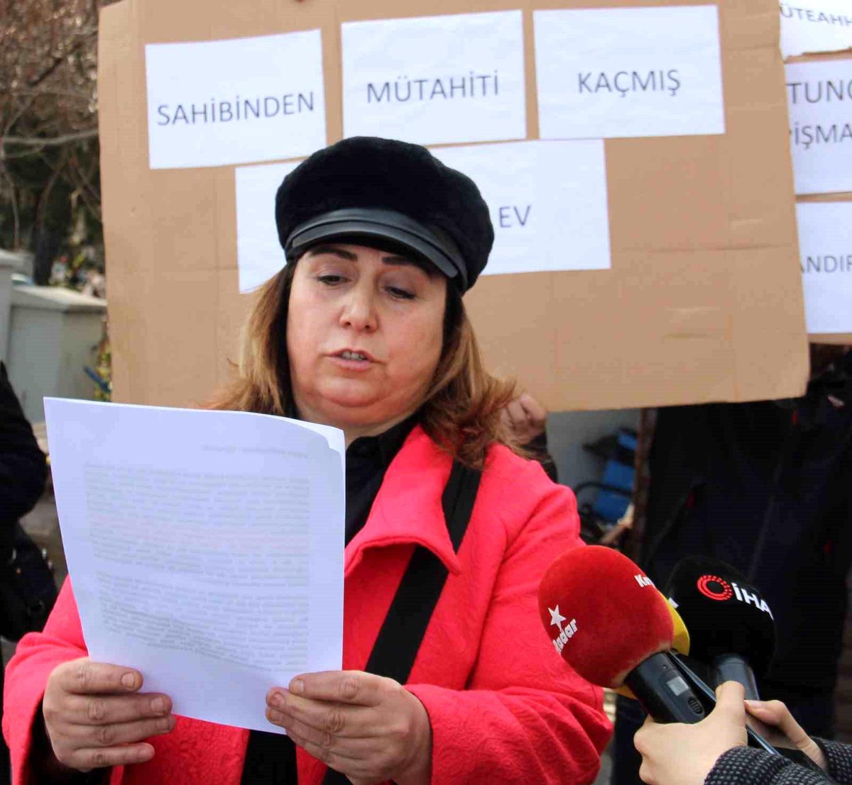 Kayseri'de Müteahhit Firma Tarafından Dolandırılan Vatandaşlar Mağduriyetlerinin Giderilmesini İstedi