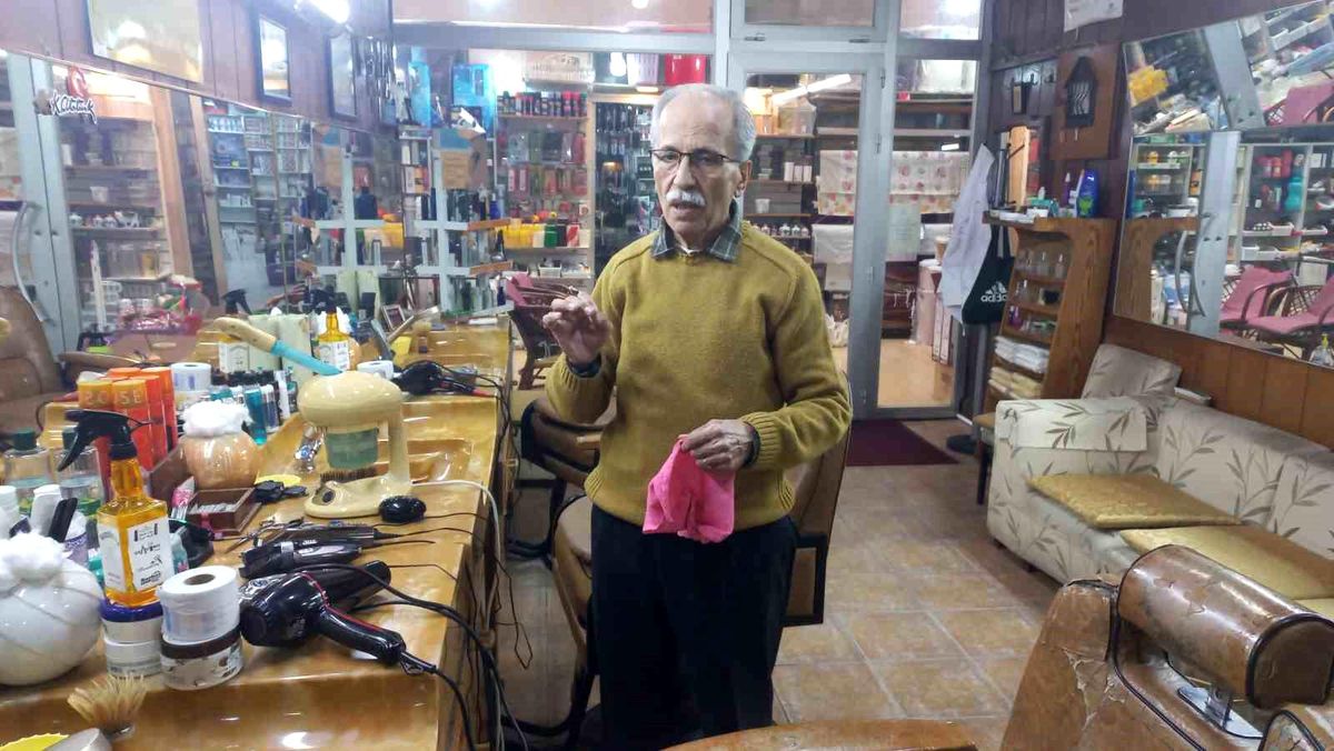 Edirne'deki Latif Berber 57 Yıldır Hizmet Veriyor