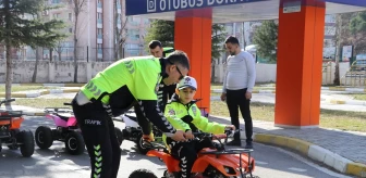 Amasya'da Minik Öğrencinin Trafik Polisi Olma Hayali Gerçekleşti