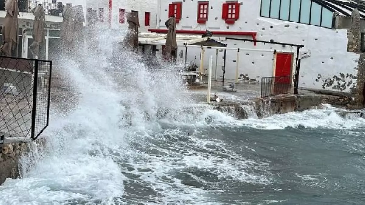 Bodrum'da Kuvvetli Fırtına ve Yüksek Dalgalar