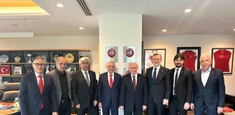 Bursaspor Başkanı Sinan Bür ve yönetimi TFF Başkanı Mehmet Büyükekşi'yi ziyaret etti