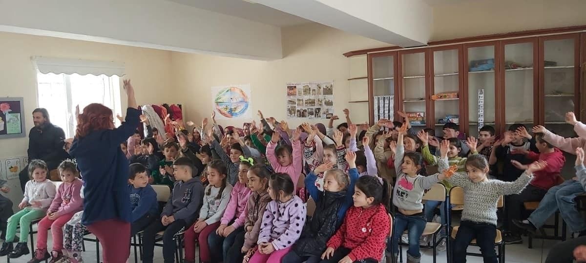 Çorum İskilip İlçesinde İlkokul Öğrencilerine Bilim Şenliği Düzenlendi