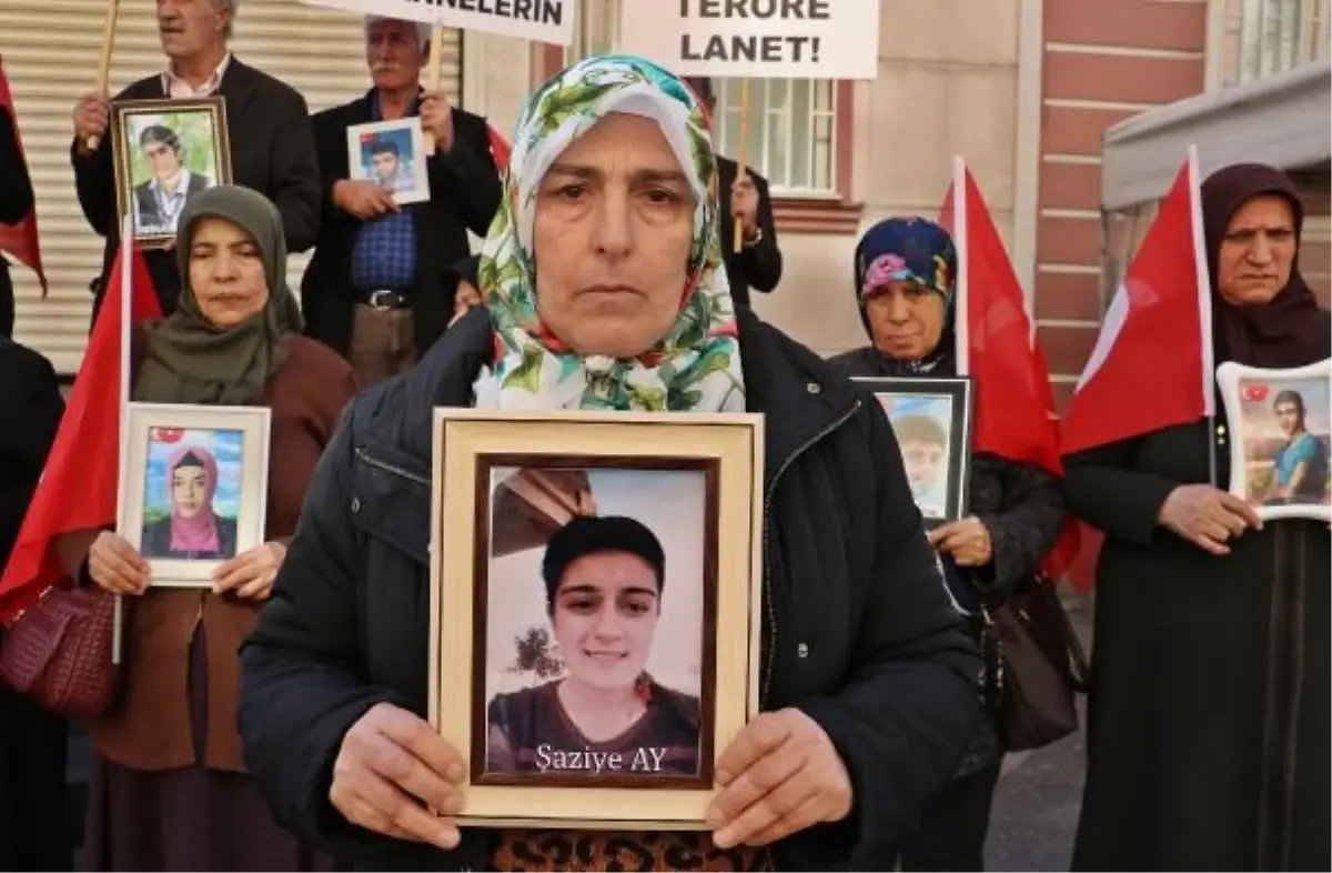 PKK tarafından kaçırılan çocukları için nöbet tutan aile sayısı 375'e yükseldi