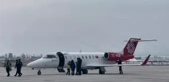 Kalp masajıyla hayata döndürülen genç ambulans uçakla Adana'ya sevk edildi