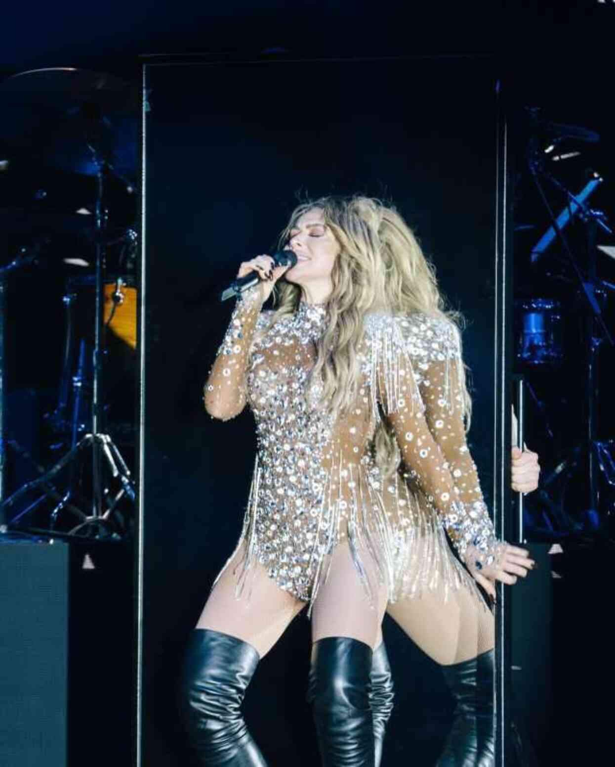 Hadise konserinde ne giydi? Hadise konserinde ne giydi?